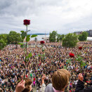 25. juli: 150.000 samlet på Rådhusplassen til minne om ofrene for terroraksjonene (Foto: Erlend Aas / Scanpix)